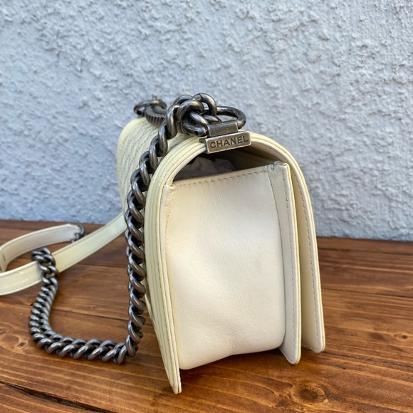 ⭐️⭐️GORGEOUS⭐️⭐️ CHANEL Reverso Boy Flap Bag patent leather Crossbody Bag - Picture 8 of 17